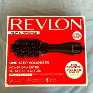 Revlon hair dryer brush one step volumizer!!